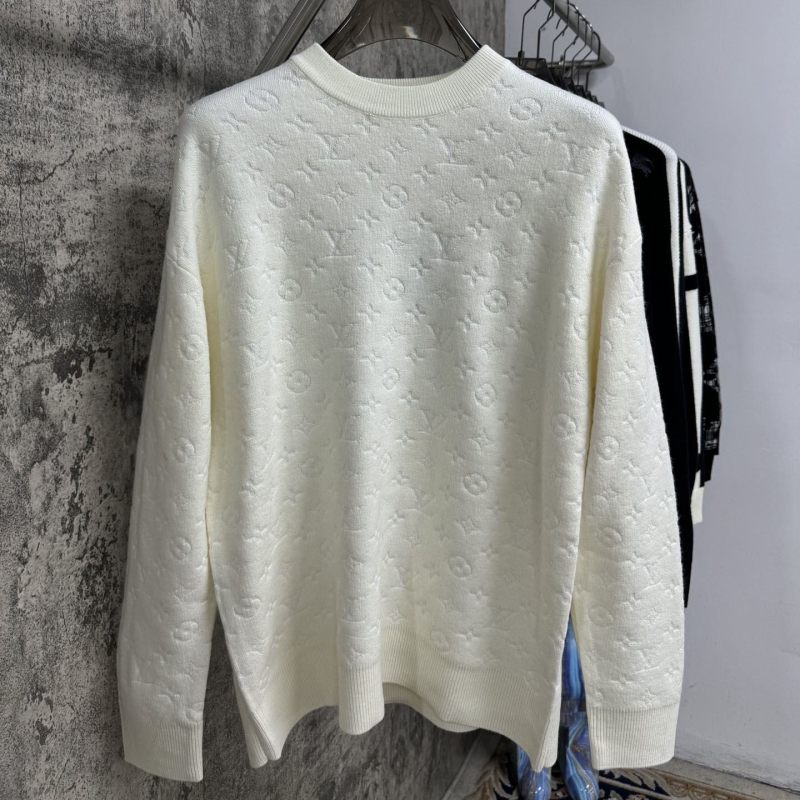 l0vis Vvtt0n sweater